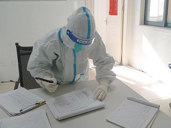 馬冬竹護士長交班 馬冬竹護士長交班.jpg